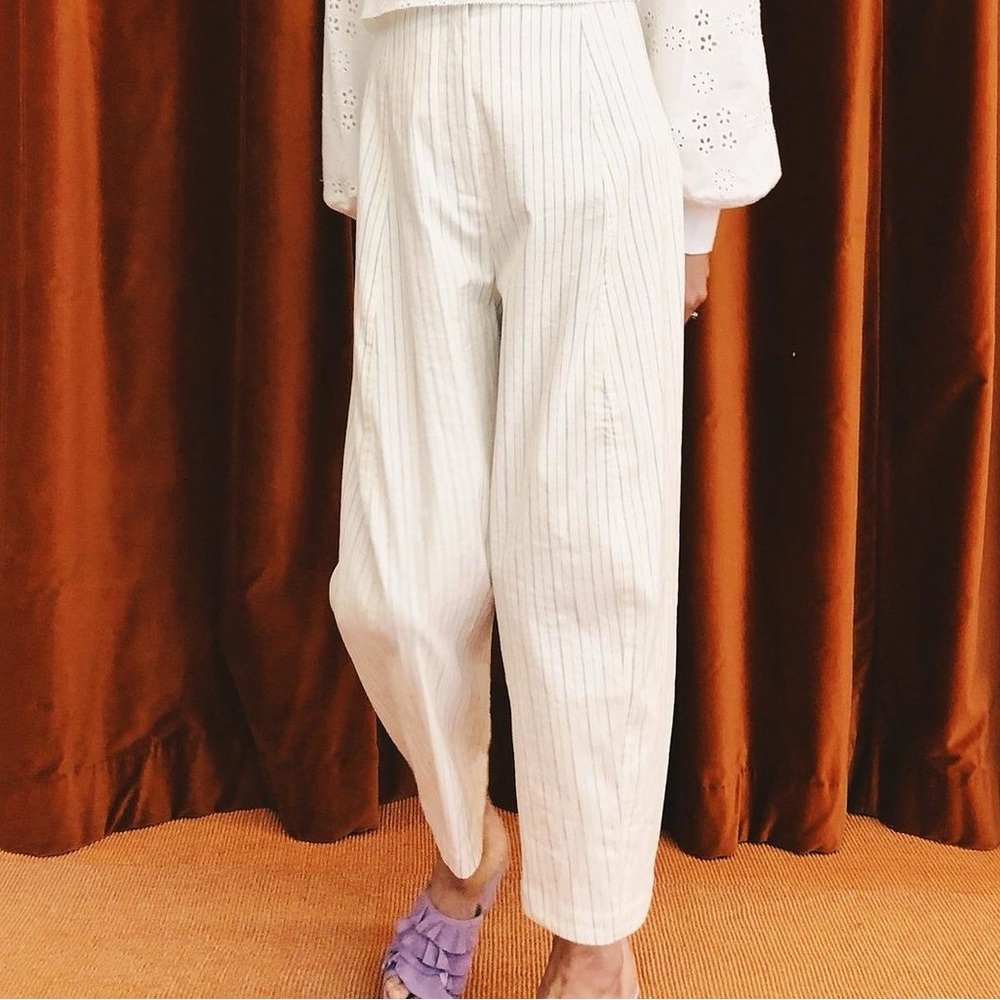 Creatures of Comfort Crescent Cropped high waist linen pants cream stripe size 4